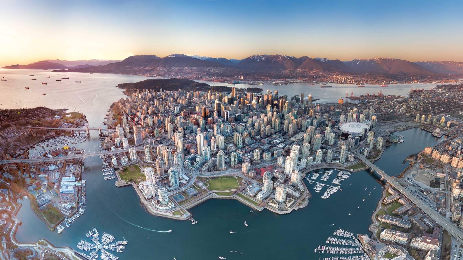 温哥华城市与海湾全景