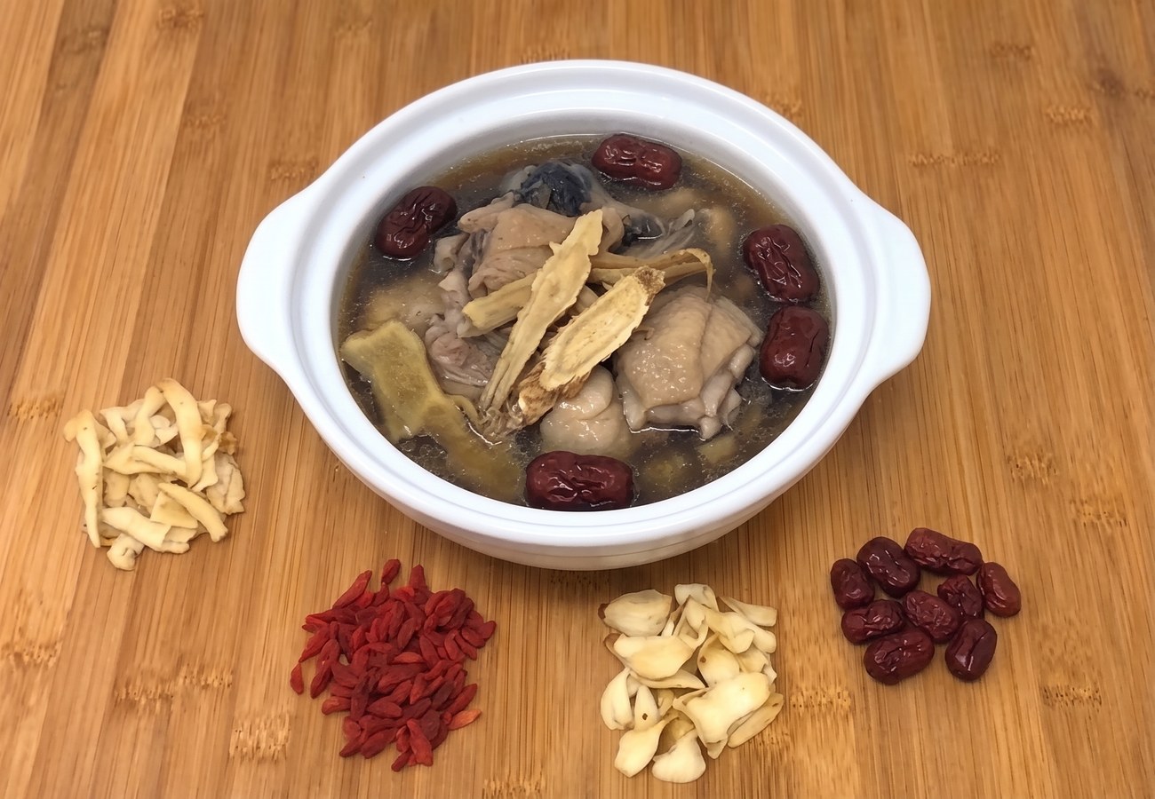 月子餐 · 药膳鸡汤
